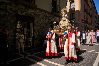 Foto de la procesión por las calles de Pamplona con motivo del 250 aniversario del retablo de la Virgen del Camino