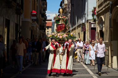 Foto de la procesión por las calles de Pamplona con motivo del 250 aniversario del retablo de la Virgen del Camino