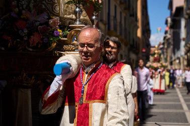 Foto de la procesión por las calles de Pamplona con motivo del 250 aniversario del retablo de la Virgen del Camino