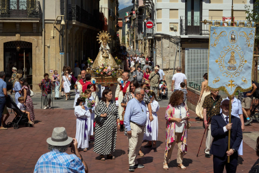 Foto de la procesión por las calles de Pamplona con motivo del 250 aniversario del retablo de la Virgen del Camino