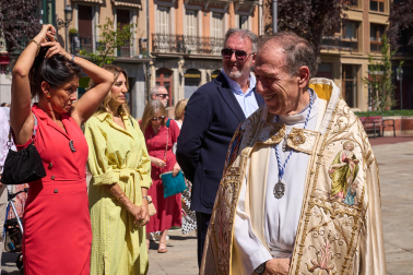 Foto de la procesión por las calles de Pamplona con motivo del 250 aniversario del retablo de la Virgen del Camino