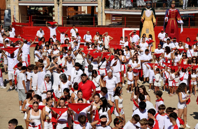 Fotos del cohete de fiestas de Caparroso 2026