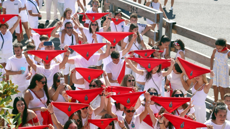 Fotos del cohete de fiestas de Fontellas 2026