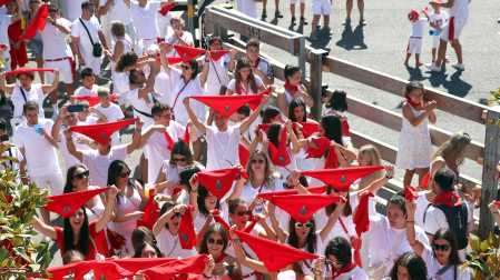 Fotos del cohete de fiestas de Fontellas 2026