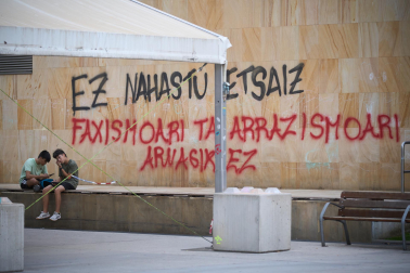 Fotos de la concentración en apoyo a Ceuta en Burlada