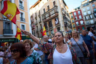 Fotos de la concentración de apoyo a Ceuta celebrada en la plaza Consistorial en Pamplona