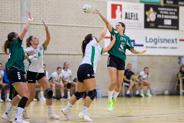 Fotos del partido Anaitasuna-Beti Onak de Balonmano disputado en Noáin