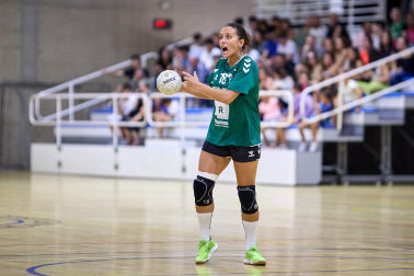 Fotos del partido Anaitasuna-Beti Onak de Balonmano disputado en Noáin
