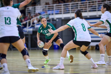Fotos del partido Anaitasuna-Beti Onak de Balonmano disputado en Noáin