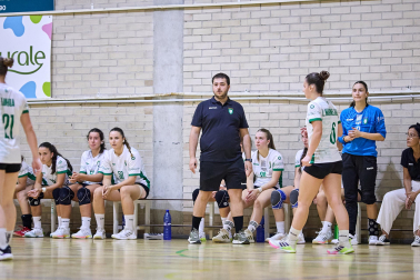 Fotos del partido Anaitasuna-Beti Onak de Balonmano disputado en Noáin