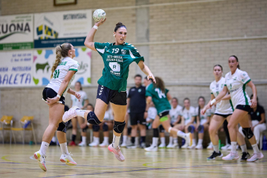 Fotos del partido Anaitasuna-Beti Onak de Balonmano disputado en Noáin