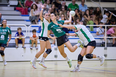 Fotos del partido Anaitasuna-Beti Onak de Balonmano disputado en Noáin