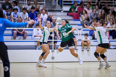 Fotos del partido Anaitasuna-Beti Onak de Balonmano disputado en Noáin