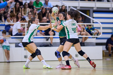 Fotos del partido Anaitasuna-Beti Onak de Balonmano disputado en Noáin