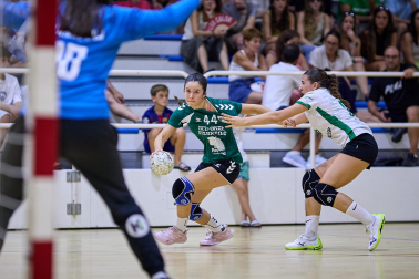 Fotos del partido Anaitasuna-Beti Onak de Balonmano disputado en Noáin