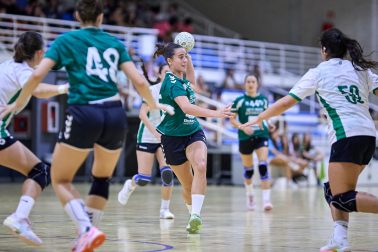 Fotos del partido Anaitasuna-Beti Onak de Balonmano disputado en Noáin