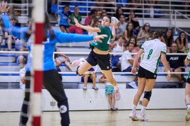 Fotos del partido Anaitasuna-Beti Onak de Balonmano disputado en Noáin
