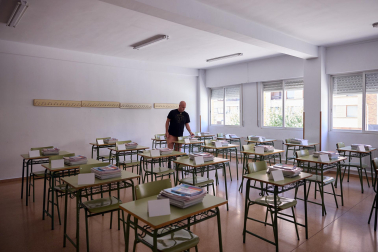 Foto de los preparativos para el nuevo curso escolar en el IES Basoko