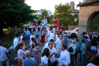 Alegría y celebraciones en el inicio de las fiestas en Zizur Menor