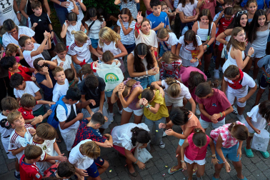 Alegría y celebraciones en el inicio de las fiestas en Zizur Menor