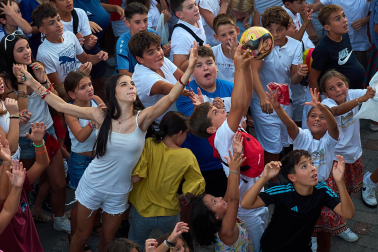 Alegría y celebraciones en el inicio de las fiestas en Zizur Menor