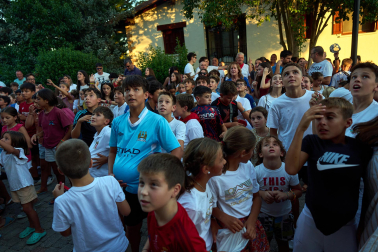 Alegría y celebraciones en el inicio de las fiestas en Zizur Menor