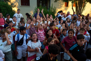 Alegría y celebraciones en el inicio de las fiestas en Zizur Menor