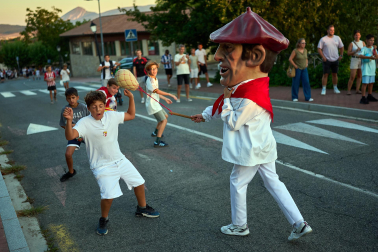 Alegría y celebraciones en el inicio de las fiestas en Zizur Menor