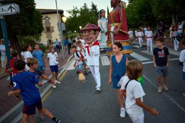 Alegría y celebraciones en el inicio de las fiestas en Zizur Menor