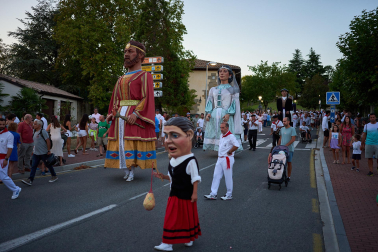 Alegría y celebraciones en el inicio de las fiestas en Zizur Menor