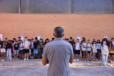 Fotos del comienzo de curso en la ESO y Bachillerato en el IES Basoko