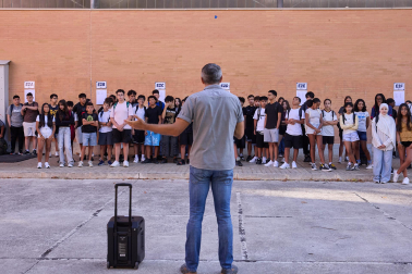 Fotos del comienzo de curso en la ESO y Bachillerato en el IES Basoko