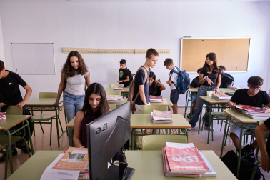 Fotos del comienzo de curso en la ESO y Bachillerato en el IES Basoko
