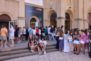 Fotos del comienzo de curso en la ESO y Bachillerato en el Liceo Monjardin