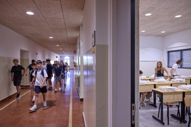 Fotos del comienzo de curso en la ESO y Bachillerato en el Liceo Monjardin