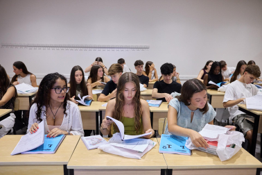 Fotos del comienzo de curso en la ESO y Bachillerato en el Liceo Monjardin