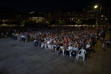 Concierto de La Pamplonesa en la Plaza del Castillo con motivo de los actos del Privilegio de la Unión