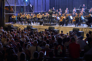 Fotos del concierto de la Orquesta Sinfónica de Navarra en la plaza del Castillo