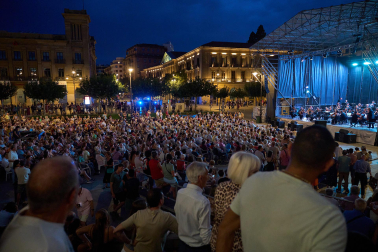 Fotos del concierto de la Orquesta Sinfónica de Navarra en la plaza del Castillo
