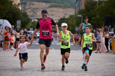 Participantes en la IX Carrera Popular de Artica disputada este domingo, 6 de septiembre