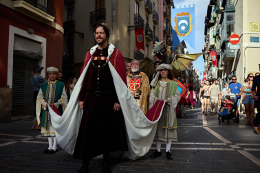 Fotos del desfile medieval por las calles de Pamplona por la celebración del Privilegio de la Unión