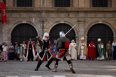 Fotos del desfile medieval por las calles de Pamplona por la celebración del Privilegio de la Unión