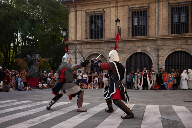 Fotos del desfile medieval por las calles de Pamplona por la celebración del Privilegio de la Unión