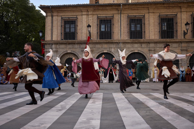 Fotos del desfile medieval por las calles de Pamplona por la celebración del Privilegio de la Unión