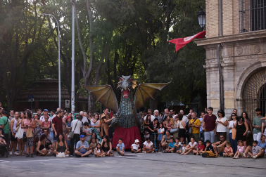 Fotos del desfile medieval por las calles de Pamplona por la celebración del Privilegio de la Unión