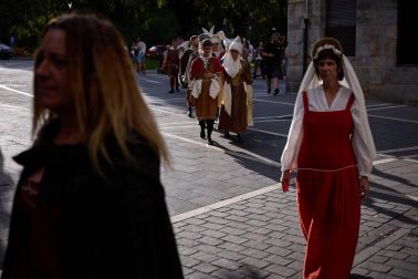 Fotos del desfile medieval por las calles de Pamplona por la celebración del Privilegio de la Unión