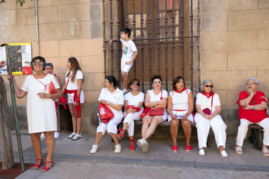 Calor, alegría, celebraciones y bailes en el arranque de las fiestas de Cintruéngio este lunes 7 de septiembre