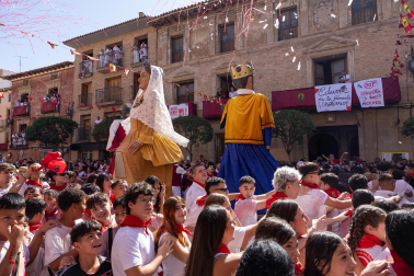 Calor, alegría, celebraciones y bailes en el arranque de las fiestas de Cintruéngio este lunes 7 de septiembre