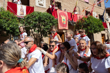 Calor, alegría, celebraciones y bailes en el arranque de las fiestas de Cintruéngio este lunes 7 de septiembre