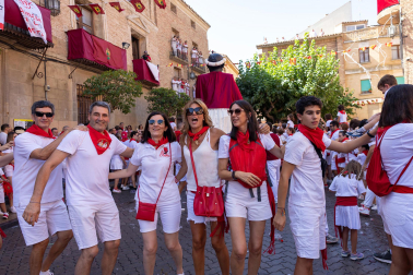 Calor, alegría, celebraciones y bailes en el arranque de las fiestas de Cintruéngio este lunes 7 de septiembre